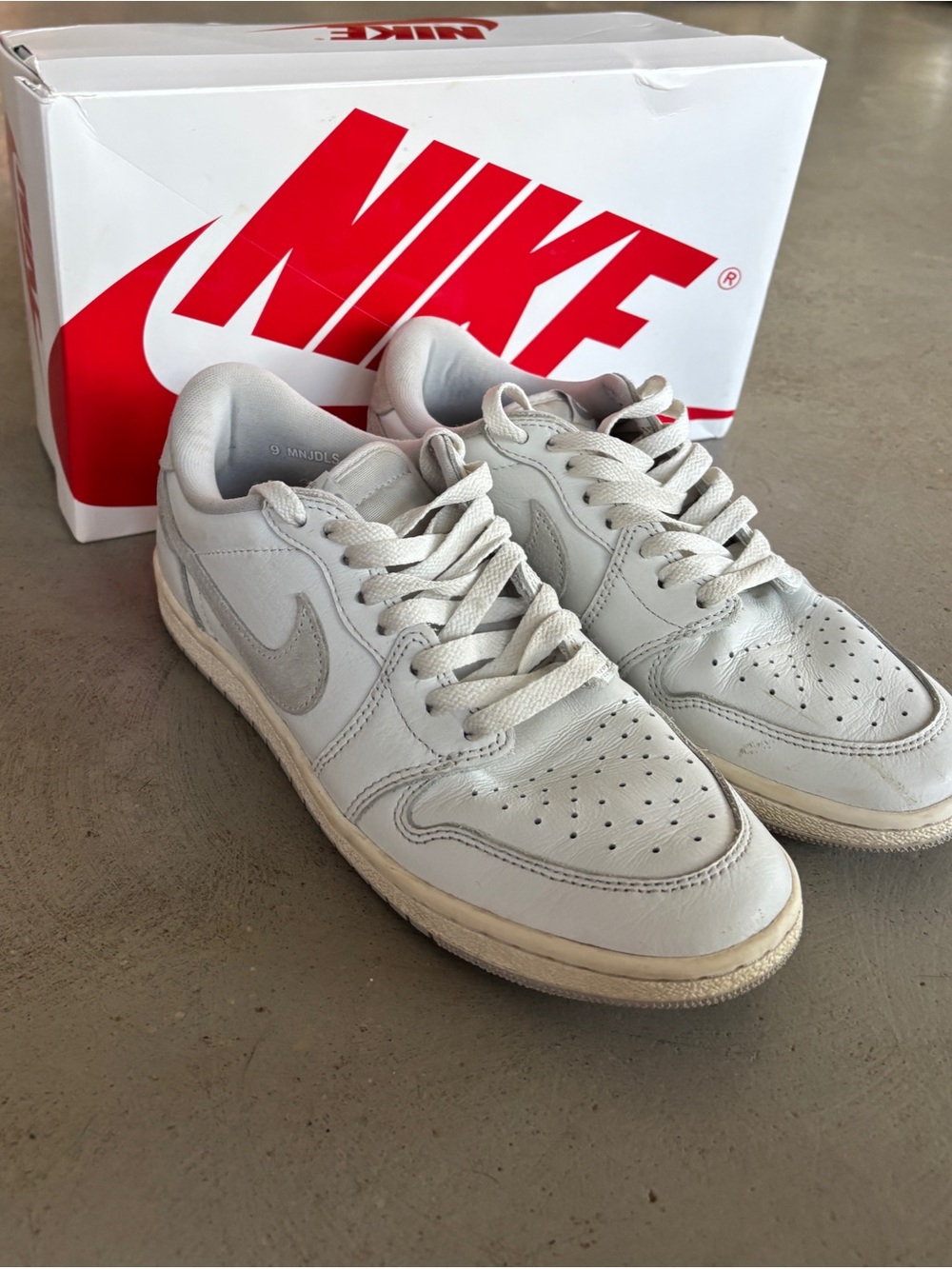 Nike Men’s a Jordan 1 low 85 summit white and light gray Swoosh
